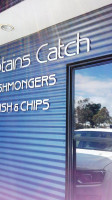 Captain's Catch Fishmongers Fish Chips outside