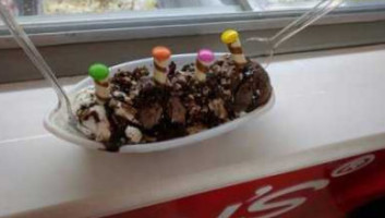 Gianis Ice Cream food