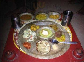 Padharo Sa food