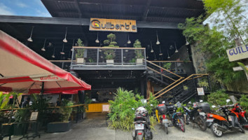 Guilbert's Place outside