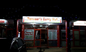 Tanveer's Curry Hut outside