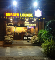 Burger Lounge-pantheerankavu outside