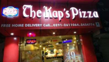 The Kaps Pizza food