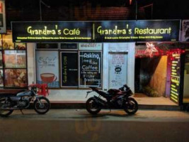 Grandma's Cafe outside