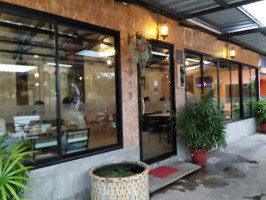 ร้านอาหารกะซาง outside