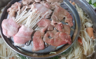 ข้าวฟ่างหมูกระทะ food