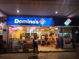 Domino's Pizza food