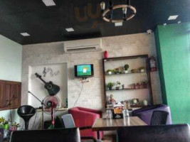Cafe N2o inside