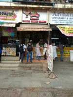 Bbs Bombay Burgers food