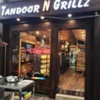 Tandoor N Grillz food