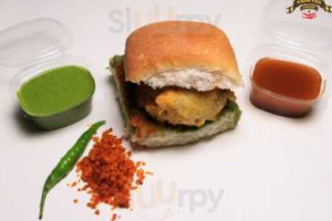 Vadapav Junction food