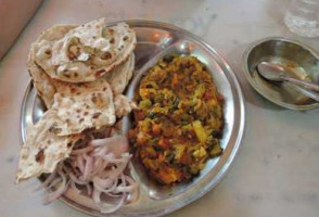 Punjabi Vaishnov Dhaba food