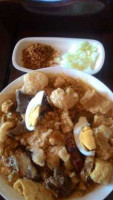 Mr's Lomi Tapsi food