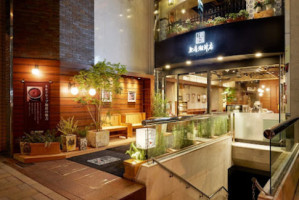 Ueshima Coffee Lounge Aoyama Shop outside