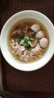 ก๋วยเตี๋ยวหมูตุ๋น เมืองทอง รสดีเด็ด food