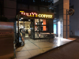 Tully's Coffee Jimbochō inside