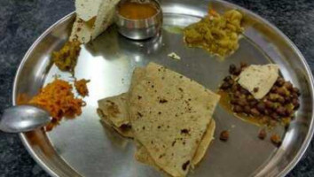 Bandu Gore Khanawal food