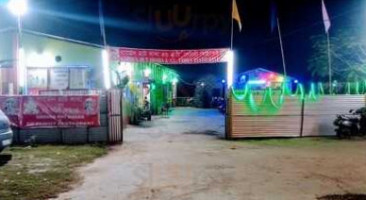 Gardenhut Dhaba outside