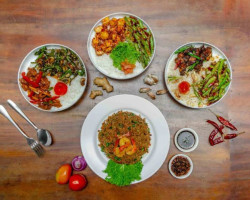 Praneetha Foods ගමේ බත් කඩේ food