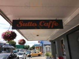 Sutto Caffe Lounge outside