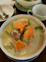 U-thong Thai Cuisine food