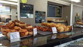 Beanos' Pies And Artisan Bakery food