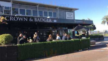 The Crown Badger outside
