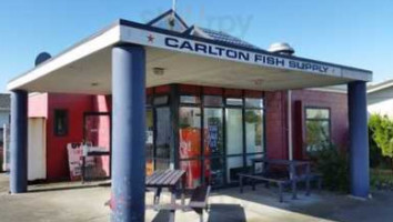 Carlton Takeaways inside