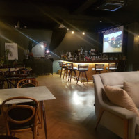 무드 카페 펍 Mood Cafe Pub inside