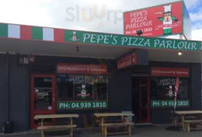Pepes Pizza Parlour outside