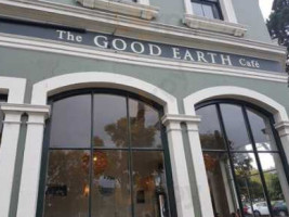 The Good Earth Cafe outside
