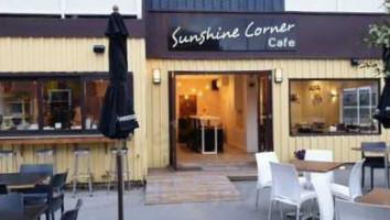 Sunshine Corner Cafe outside