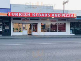 Turkish Kebabs Pizzas outside