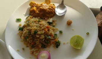 Navratna - Hotel Green Acres food
