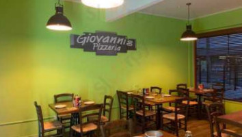 Giovanni's Woodfired Pizzeria inside
