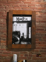 Magpie Coffeehouse outside