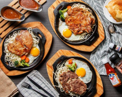 Pǐn Kè Niú Pái Guǎn food