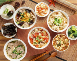 Liú Mā Mā Chāo Shǒu Dà Lǔ Miàn Tái Běi Xìn Yì Diàn food