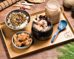 Yī Dùn Tǔ Jī Guō Jué Jiāng Diàn food