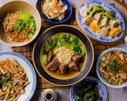 Lǎo Hé Shuǐ Jiǎo Niú Ròu Miàn Diàn food