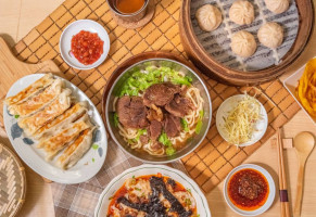 Tóng Jì Táo Bǐng Zhōu Fāng food