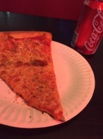 Sal's Authentic New York Pizza food