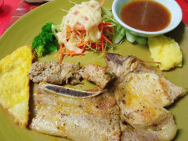 ร้านคุณตุ๋ม สเต็กหนองแค food