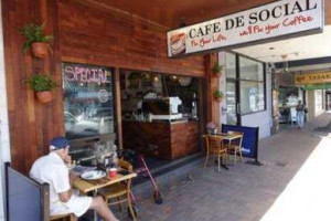 Cafe De Social outside