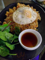 Mai Sai Pak Chee food