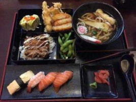 Sushi Castle food