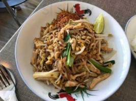 Wok Ladle: Thai Eatery food
