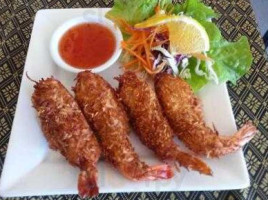 Kob's Thai Kitchen food
