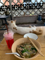 ก๋วยเตี๋ยวไก่โบราณ food