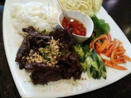 Mints Vietnamese & Asian Cuisine food